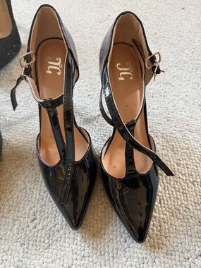 T-Strap Pointed Toe Patent Pumps - Black